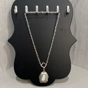 Elegant Silver Necklace with Gemstone Pendant